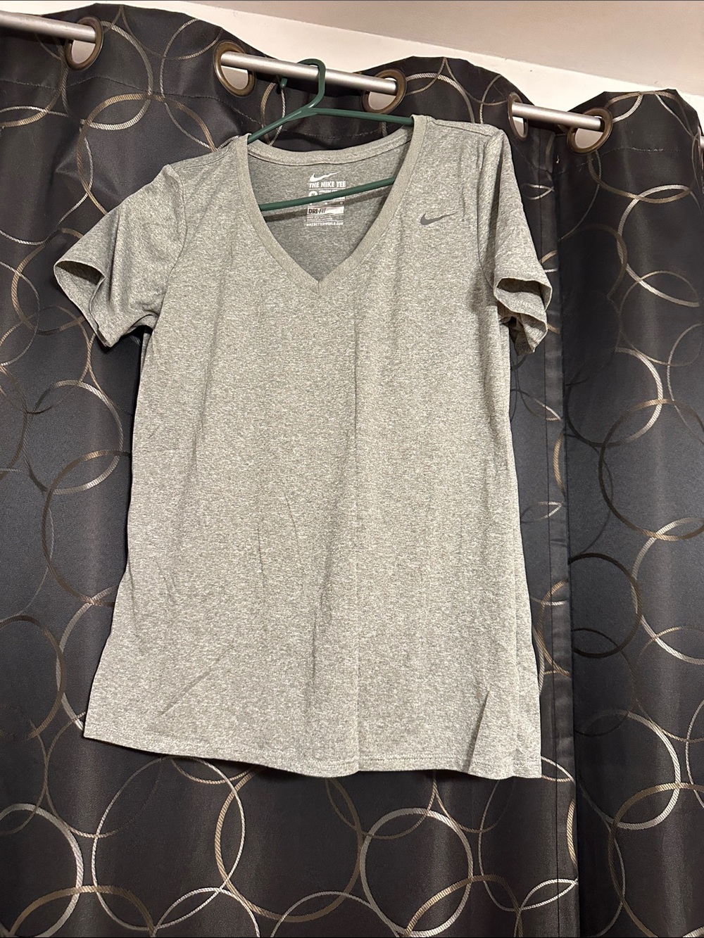 Nike Women’s Light Gray V-Neck Short Sleeve Tee